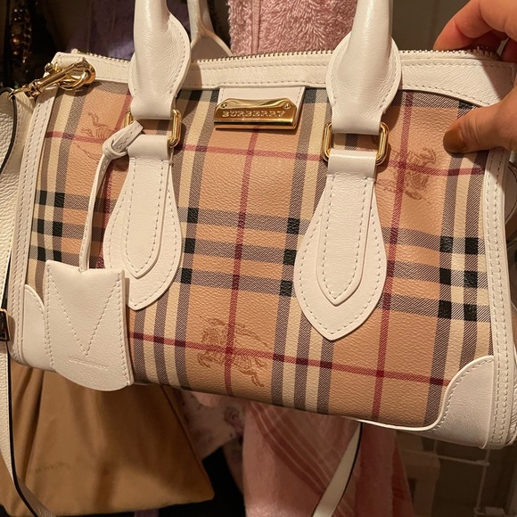 Authentic Burberry crossbody - Picture 1 of 6